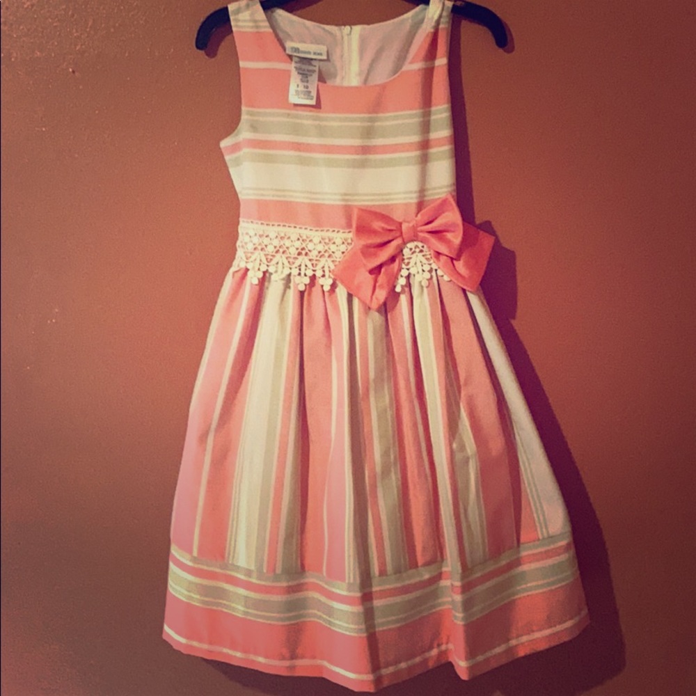 Girls size 10 dress 👗 Worn once. Bonnie Jean 💕